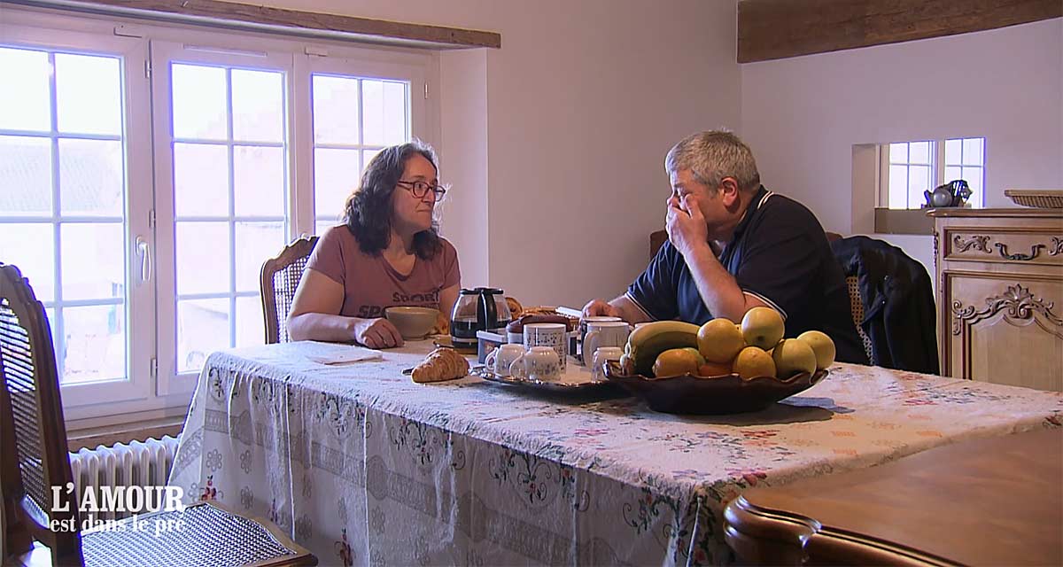 L’amour Est Dans Le Pré Spoiler Jean Paul Embrasse Christelle à L’abri Des Caméras Le