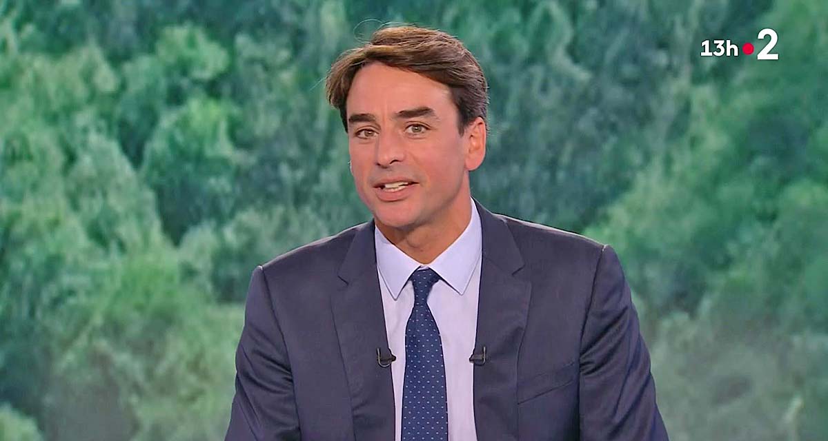 Julian Bugier s’écroule sur France 2