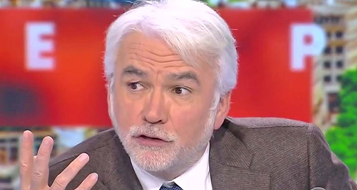 « Il ne faut surtout pas critiquer Pascal Praud » Un chroniqueur de L’heure des Pros balance sur CNews