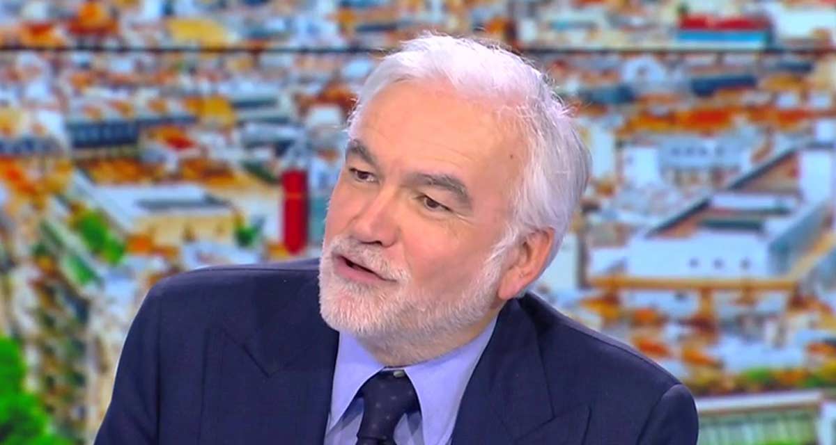 L’Heure des Pros : Pascal Praud absent, Élisabeth Lévy veut quitter le plateau en plein direct sur CNews