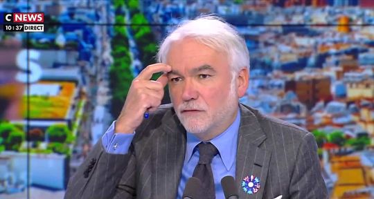 L’heure des pros : Pascal Praud perd totalement le contrôle en direct sur CNews