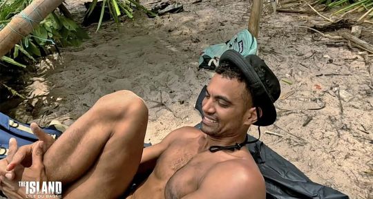 The Island (spoiler) : Terence Telle abandonne l’aventure et fracasse Julien Cohen « Je te déteste ! »