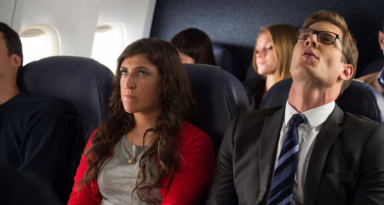 Embarquement immédiat pour Noël (TF1) : Mayim Bialik (The big bang theory) sous le charme de Ryan McPartlin (Chuck)